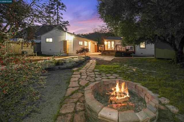 2188 1st Ave, Napa CA: https://media.crmls.org/mediaz/01cff406-6df9-40cc-9ce3-bf4a1ad5609d.jpg