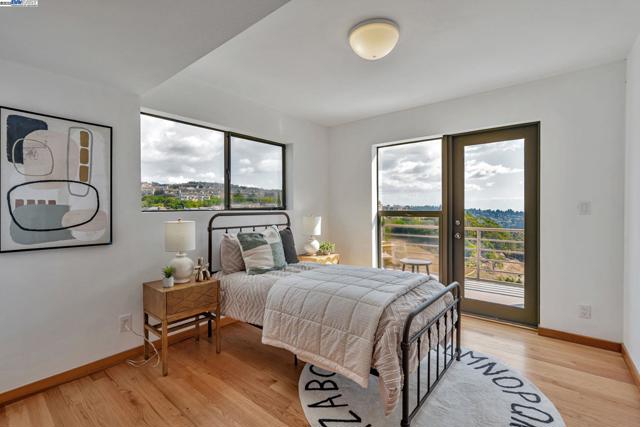 1522 Grand View Drive, Berkeley CA: https://media.crmls.org/mediaz/01d1d477-d1eb-4c7a-b074-1b427b306ed9.jpg