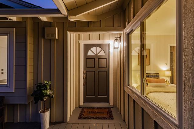 6827 Ridgewood Drive, Oakland CA: https://media.crmls.org/mediaz/01d2c4de-c19d-4341-95fc-0185d8d17937.jpg