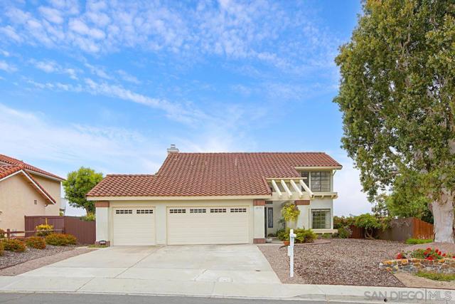 10751 Oakbend Dr, San Diego CA: https://media.crmls.org/mediaz/01d42751-507f-4fc2-8b7d-c0ca68743e21.jpg