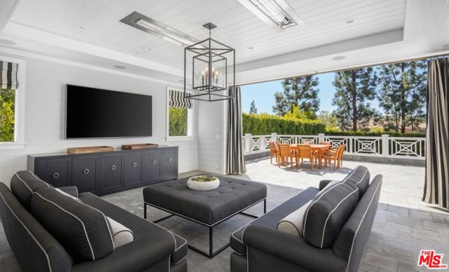2311 Worthing Lane, Los Angeles CA: https://media.crmls.org/mediaz/01d44b22-fcd1-4b17-a653-116bc878de26.jpg
