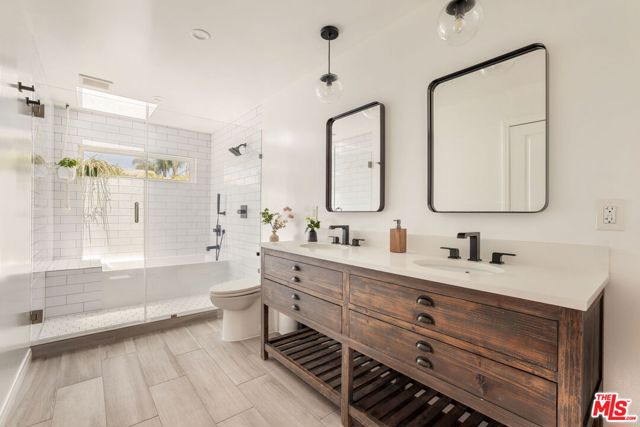 5358 S Centinela Avenue, Los Angeles CA: https://media.crmls.org/mediaz/01d4da50-eec5-4e84-a279-0f92b44c8fe7.jpg
