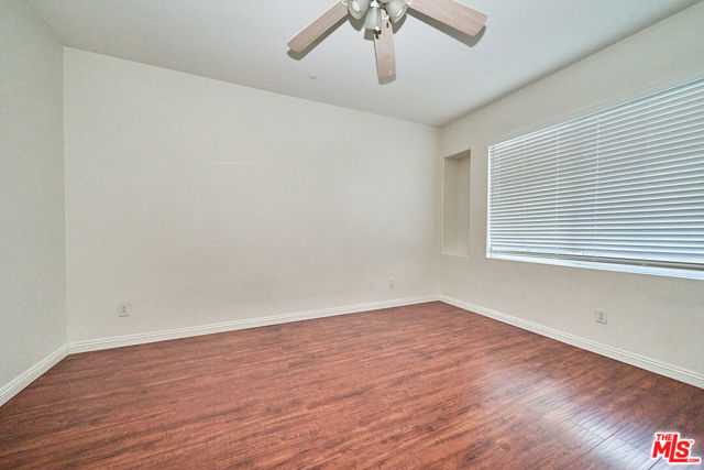 915 Somerville, Irvine CA: https://media.crmls.org/mediaz/01d51f08-0617-4ce2-9919-dba5e4d78b88.jpg