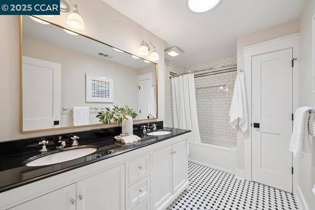 3108 Del Oceano Dr, Lafayette CA: https://media.crmls.org/mediaz/01d54e10-5954-4dee-84a7-940049aca6af.jpg