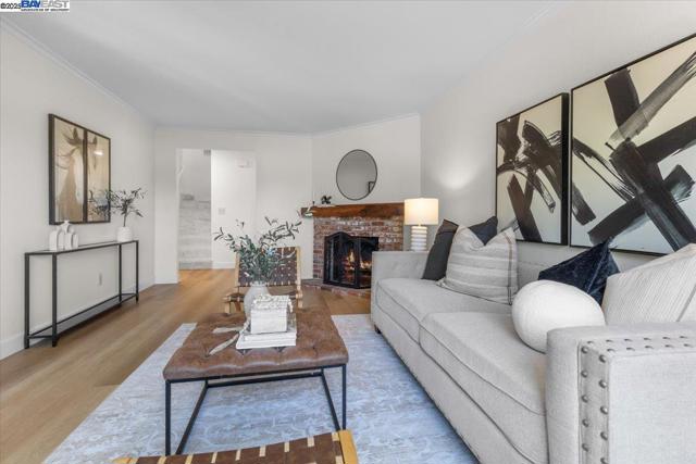 8351 Mulberry Pl, Dublin CA: https://media.crmls.org/mediaz/01d54ed5-59b1-4526-a269-8230db5b7f58.jpg