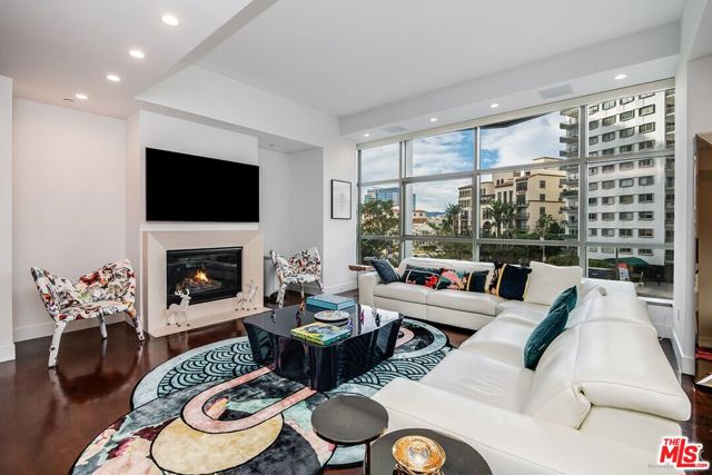 10776 Wilshire Boulevard, 301 photo 24