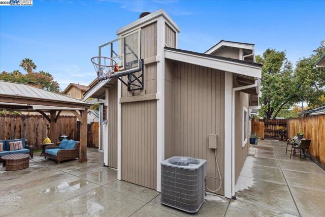 60 W South St, Tracy CA: https://media.crmls.org/mediaz/01d5a93f-3f67-4ef3-9896-3fcb0da5518b.jpg