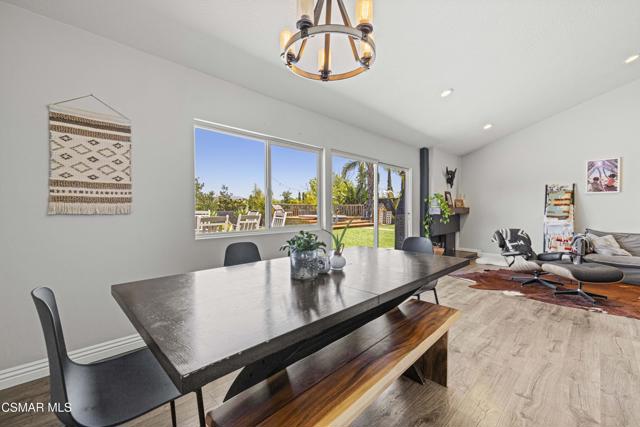 915 W Marcello Avenue, Thousand Oaks CA: https://media.crmls.org/mediaz/01d5f076-b4f5-4598-9d90-0ea75fa3214f.jpg