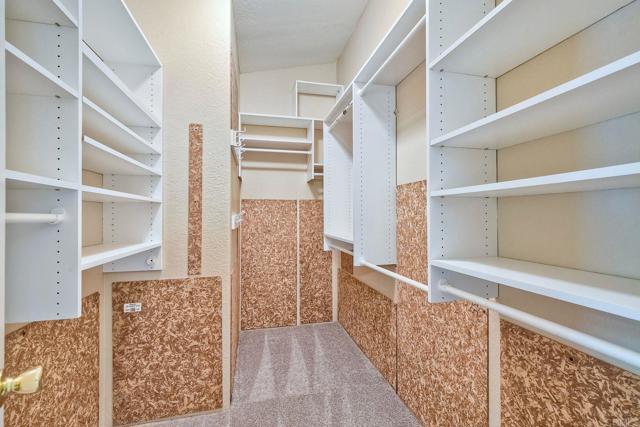 6496 Friendly Place, Carlsbad CA: https://media.crmls.org/mediaz/01d63e6d-ec31-4d38-89b5-571ae3eec446.jpg