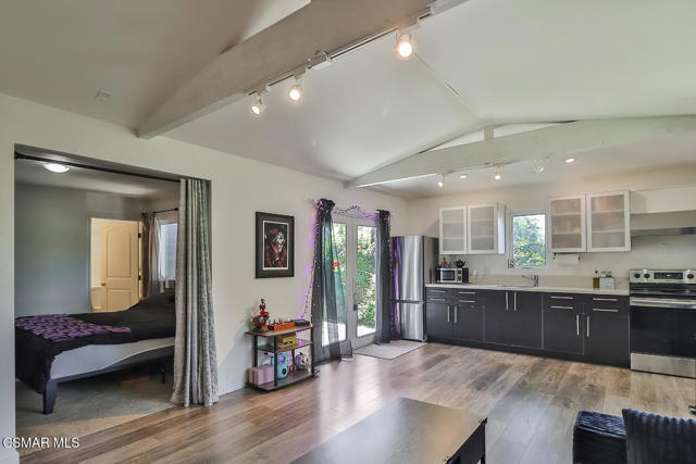 2433 Calle Narciso, Thousand Oaks CA: https://media.crmls.org/mediaz/01d6da57-6677-4a52-8596-b6f597763e88.jpg