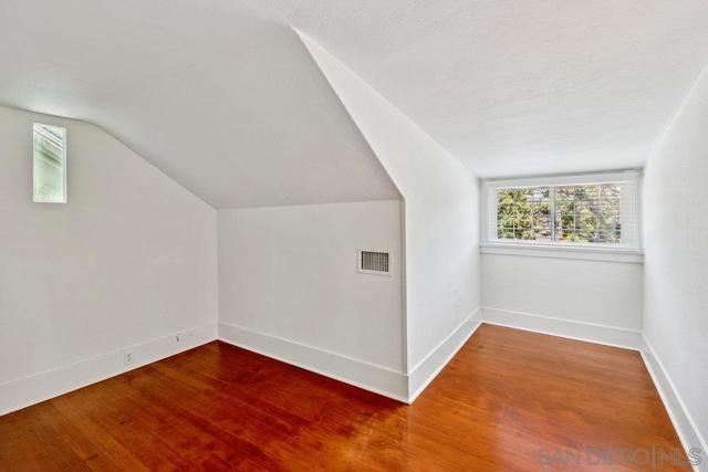 1312 3Rd St, Coronado CA: https://media.crmls.org/mediaz/01d6e170-64fe-41f8-874d-87628910c956.jpg