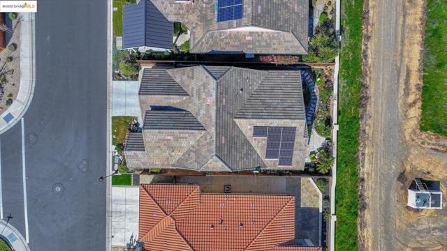1577 Chianti LN, Brentwood CA: https://media.crmls.org/mediaz/01d6f629-7734-4557-852d-a17681f2780f.jpg