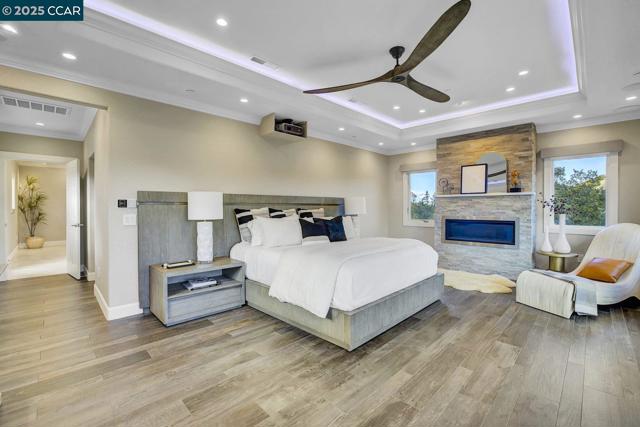 24 Crest Ct, Alamo CA: https://media.crmls.org/mediaz/01d71b2d-9cf7-4169-97f9-6790b847d17a.jpg