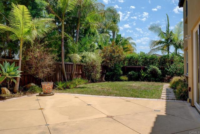 7148 Sitio Caliente, Carlsbad CA: https://media.crmls.org/mediaz/01d7d1ee-dee1-4b2e-882c-199b0420b066.jpg
