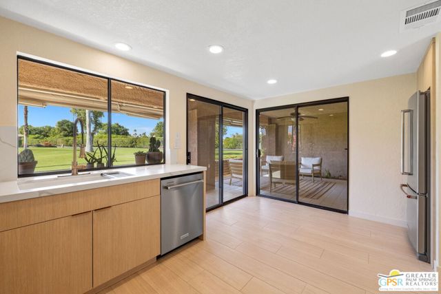 6 Joya Drive, Palm Desert CA: https://media.crmls.org/mediaz/01d8a46e-cf99-4f6c-b31b-456f8965454a.jpg