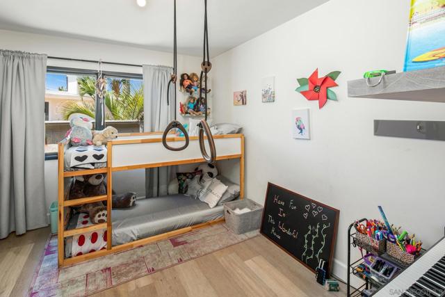 5341 Linda Way, La Jolla CA: https://media.crmls.org/mediaz/01d935ec-3448-4326-bb98-d32c432e8af2.jpg
