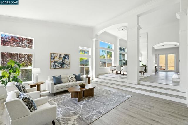 1023 Pebble Beach Dr, Clayton CA: https://media.crmls.org/mediaz/01d9471c-f6dc-42b7-aced-803db7640536.jpg