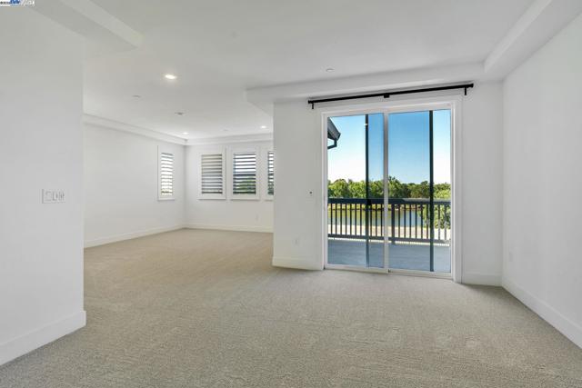 665 River Bend Dr, Lathrop CA: https://media.crmls.org/mediaz/01d94976-086c-43ff-be3e-a3ebb6035b71.jpg