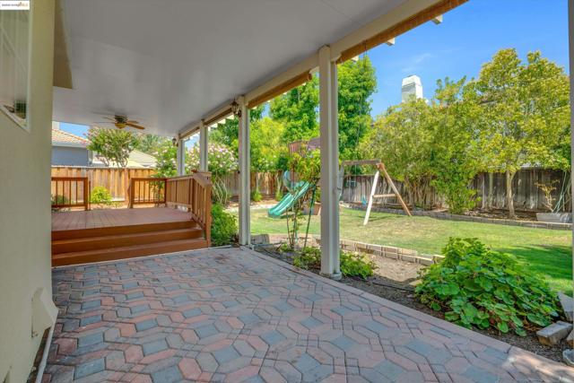805 Devonshire Loop, Brentwood CA: https://media.crmls.org/mediaz/01d9ca36-c09d-4df0-9992-4fbfc20a7368.jpg