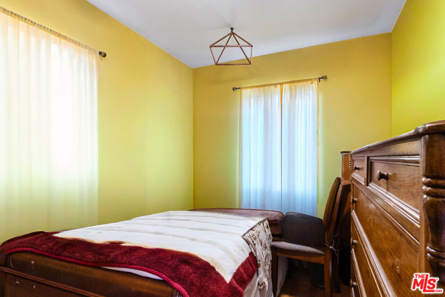 10626 Mountair Avenue, Tujunga CA: https://media.crmls.org/mediaz/01d9d3b1-94b8-4d8b-a191-81f6549e7662.jpg