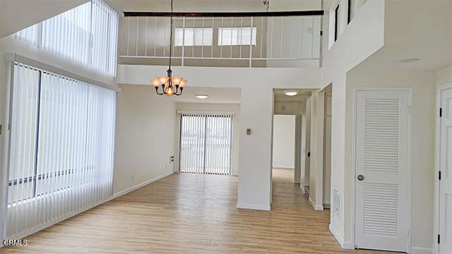 2977 Harbor Boulevard, Oxnard CA: https://media.crmls.org/mediaz/01da4d22-4a74-4646-9fd1-a62fba6883c0.jpg