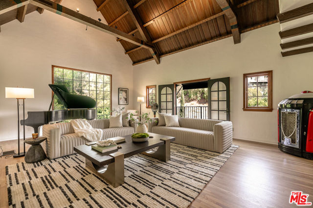 3105 Ledgewood Drive, Los Angeles CA: https://media.crmls.org/mediaz/01da6766-6d7e-434a-bc5b-2913c9a695a4.jpg