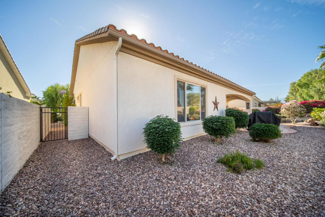 80600 Avenida Santa Carmen, Indio CA: https://media.crmls.org/mediaz/01daa354-1f63-47db-855f-aa6fcff51afd.jpg