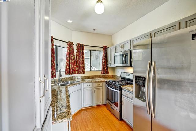 3402 Pinewood Ter, Fremont CA: https://media.crmls.org/mediaz/01db1428-845f-41ac-821b-995c2fb948f7.jpg