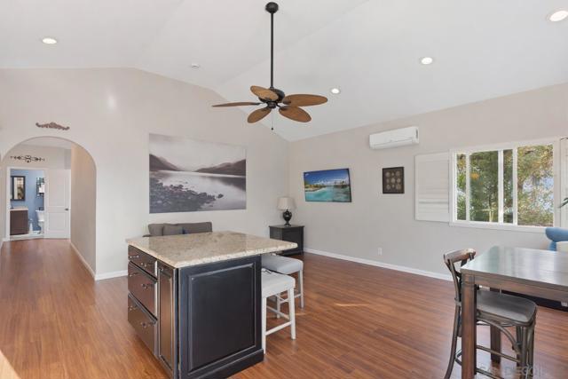 1195 Via Encinos, Fallbrook CA: https://media.crmls.org/mediaz/01db5942-7786-4406-9ff2-b337d27e849c.jpg