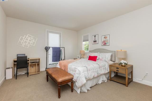 3422 Cinnamon Ridge Rd, San Ramon CA: https://media.crmls.org/mediaz/01dc4df9-1877-4df7-b0db-9a88458ab09d.jpg