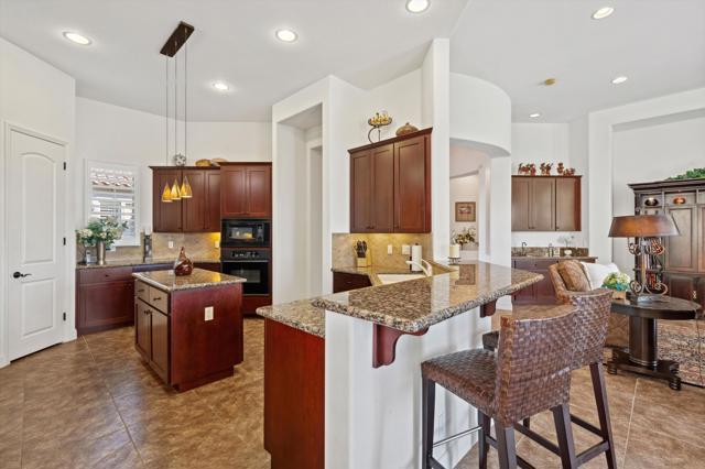 80143 Miramonte Lane, La Quinta CA: https://media.crmls.org/mediaz/01dcfe5f-2454-4966-bb04-7ad611f84779.jpg