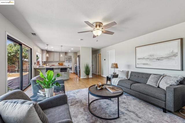 3684 May Rd, Richmond CA: https://media.crmls.org/mediaz/01dd95f8-8a7a-4388-878d-7fda4e8fba57.jpg