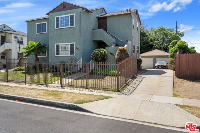 2122 W 102nd Street, Los Angeles CA: https://media.crmls.org/mediaz/01ddded3-dc6a-440f-8dc5-098a7b4e08b2.jpg