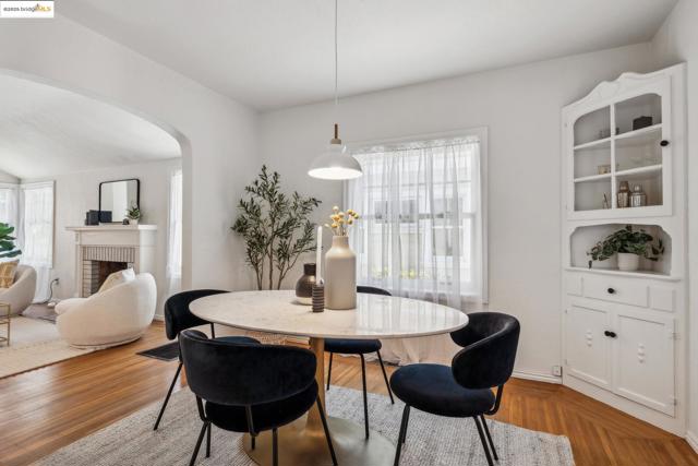 1128 Evelyn Ave, Albany CA: https://media.crmls.org/mediaz/01df241d-8c26-473e-8925-1e2f8a0e1ffb.jpg
