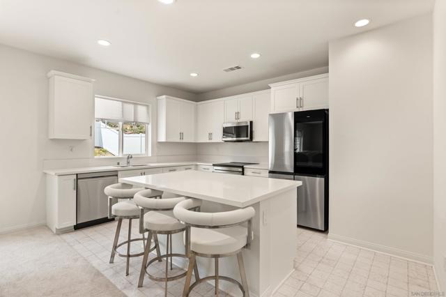 8553 Dartmouth St, Santee CA: https://media.crmls.org/mediaz/01df2622-d9c3-4e52-aa09-1e653e79aeaa.jpg