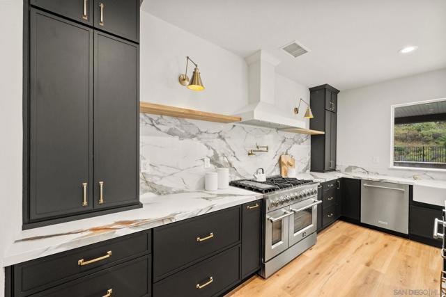 34189 Hourglass St, Temecula CA: https://media.crmls.org/mediaz/01e0c169-eb7f-4a7b-ad9a-a9651165ca1d.jpg
