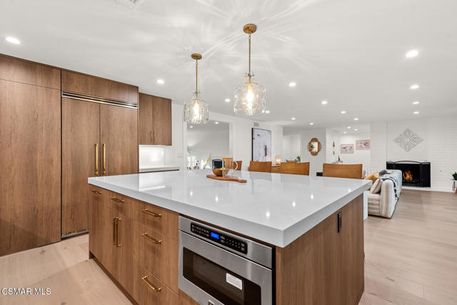 31652 Blue Meadow Lane, Westlake Village CA: https://media.crmls.org/mediaz/01e0f61a-4cfb-4f9b-bfde-fd9fbc465d96.jpg