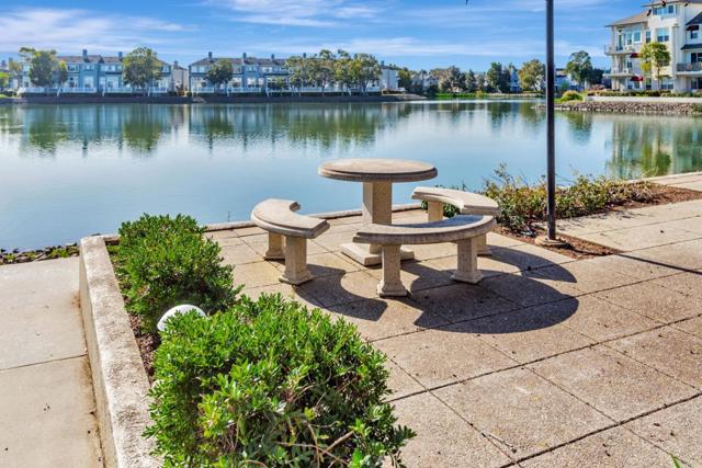 701 Baltic Circle, Redwood City CA: https://media.crmls.org/mediaz/01e1d9c1-29c5-4dcb-9375-67d59e400dda.jpg