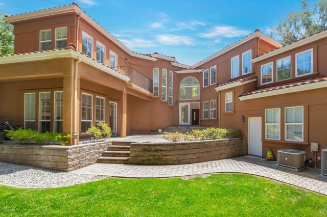 12189 Parker Ranch Road, Saratoga CA: https://media.crmls.org/mediaz/01e200e4-77ae-4fad-9152-f8eb75e380cd.jpg