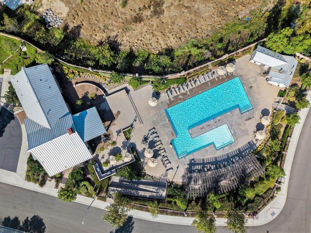 35406 Brown Galloway Ln, Fallbrook CA: https://media.crmls.org/mediaz/01e228e4-aab8-48d7-b980-5be5599804f8.jpg
