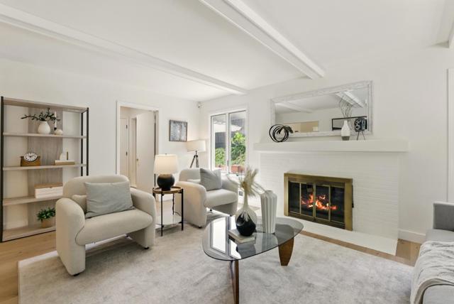 2816 Benson Way, Belmont CA: https://media.crmls.org/mediaz/01e23894-996b-4570-a803-a94f38953b00.jpg