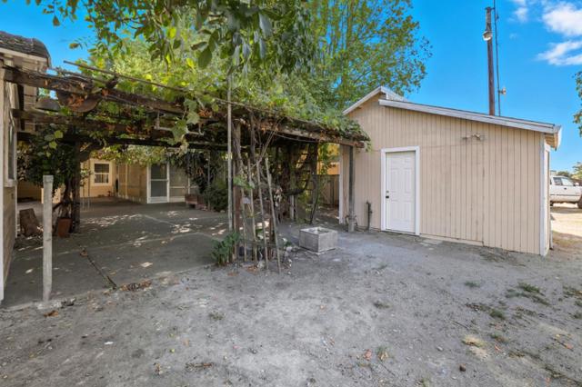 790 Shore Road, Hollister CA: https://media.crmls.org/mediaz/01e23f50-d90d-41aa-8278-9237f221b13c.jpg
