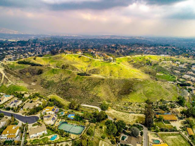 17900 Bull Canyon Road, Granada Hills CA: https://media.crmls.org/mediaz/01e348a3-3cda-43f3-b7df-7052dbef1238.jpg