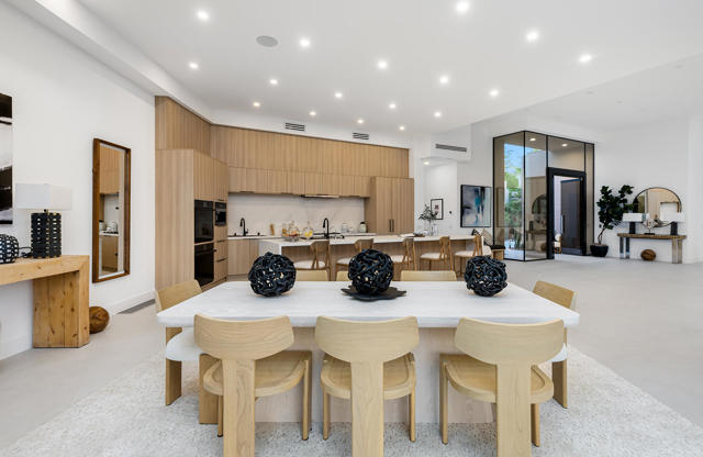 160 Kiva Drive, Palm Desert CA: https://media.crmls.org/mediaz/01e3c4ad-4123-49fc-95df-09907d6c61a1.jpg