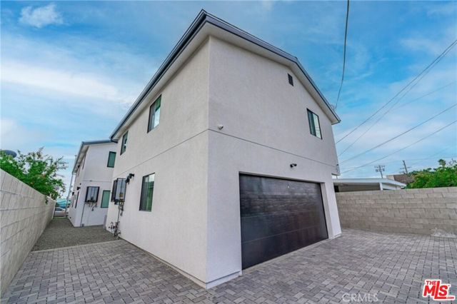 433 W Gage Avenue, Los Angeles CA: https://media.crmls.org/mediaz/01e4277d-660e-4145-a20d-425043427992.jpg