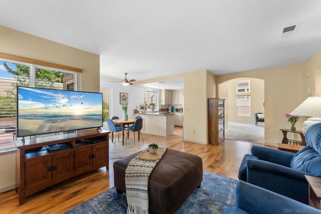 729 Mosaic Cir, Oceanside CA: https://media.crmls.org/mediaz/01e4966b-a7a9-433d-a6a2-c64cffde4b53.jpg