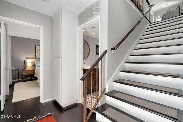202 Estrellita Lane, Oak Park CA: https://media.crmls.org/mediaz/01e74fc4-0745-4acf-a6cb-38ff8ae16a64.jpg