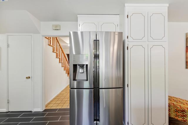 7606 Desertwood Ln, Pleasanton CA: https://media.crmls.org/mediaz/01e767bb-83d6-4ec9-b274-997c53613250.jpg