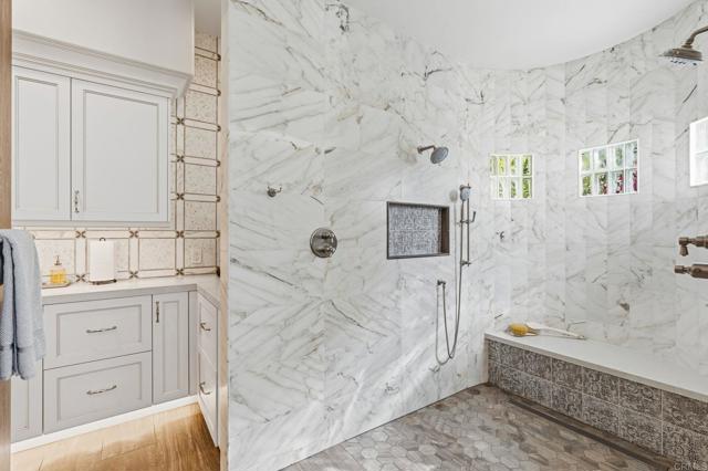 Detail Gallery Image 26 of 37 For 3368 Calle Margarita, Encinitas,  CA 92024 - 5 Beds | 6/1 Baths