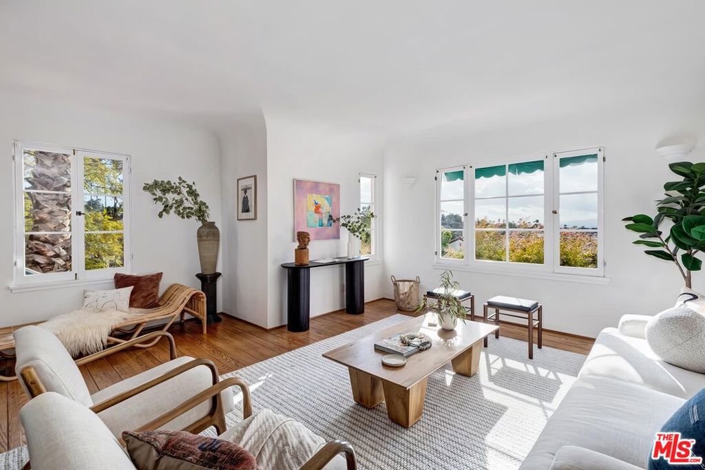 1620 Redcliff Street, Los Angeles, CA 90026